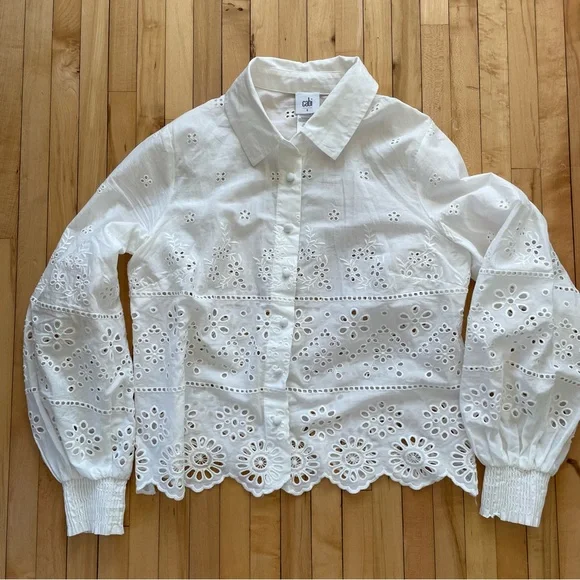 Cabi Coast Top  Scalloped White Eyelet - Picture 2 of 8